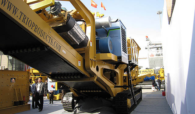 2013 CRUSHING MACHINE, CHINA